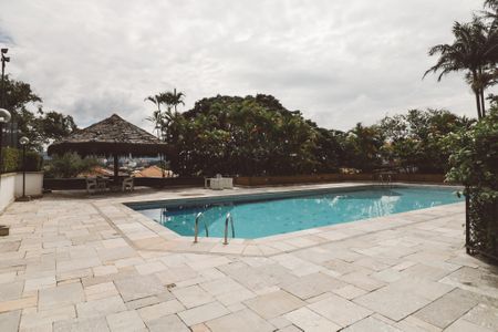 Apartamento à venda com 275m², 5 quartos e 4 vagasÁrea comum - Piscina