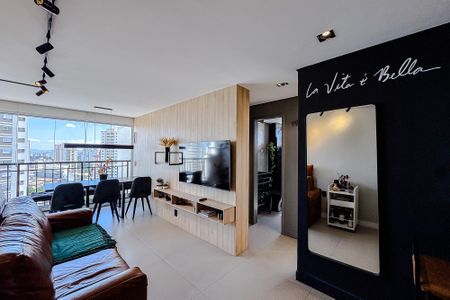 Sala de apartamento à venda com 2 quartos, 67m² em Vila Bertioga, São Paulo