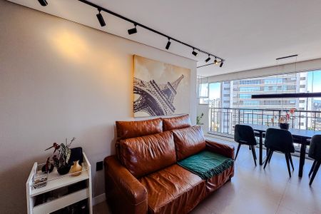 Sala de apartamento à venda com 2 quartos, 67m² em Vila Bertioga, São Paulo