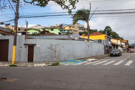 Casa para alugar com 440m², 5 quartos e 4 vagas Casa para alugar com 440m², 5 quartos e 4 vagasFachada