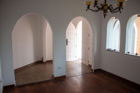 Sala de entrada de casa para alugar com 5 quartos, 440m² em Centro, Ribeirão Pires