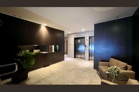 Apartamento à venda com 90m², 3 quartos e 2 vagasHall social