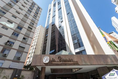 Studio para alugar com 30m², 1 quarto e 1 vaga Studio para alugar com 30m², 1 quarto e 1 vagaFachada