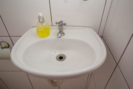 Casa para alugar com 110m², 2 quartos e 1 vaga Casa para alugar com 110m², 2 quartos e 1 vagaBanheiro de serviço