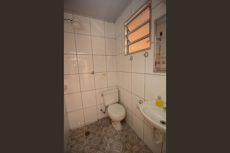 Casa para alugar com 110m², 2 quartos e 1 vaga Casa para alugar com 110m², 2 quartos e 1 vagaBanheiro de serviço