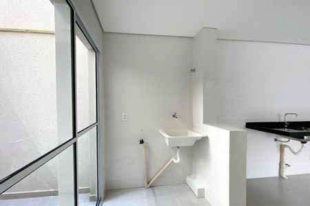 Casa à venda com 83m², 3 quartos e 1 vagaÁrea de Serviço