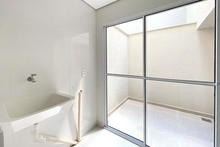 Casa à venda com 83m², 3 quartos e 1 vagaÁrea de Serviço