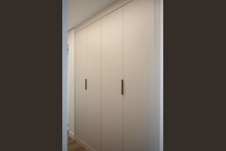 Apartamento para alugar com 118m², 3 quartos e 2 vagasArmário do corredor