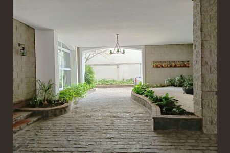 Apartamento para alugar com 118m², 3 quartos e 2 vagas Apartamento para alugar com 118m², 3 quartos e 2 vagasEntrada de veículos