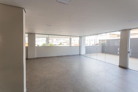 Apartamento à venda com 185m², 3 quartos e 3 vagas Apartamento à venda com 185m², 3 quartos e 3 vagasÁrea comum - Salão de festas