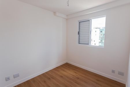 Apartamento à venda com 185m², 3 quartos e 3 vagas Apartamento à venda com 185m², 3 quartos e 3 vagasQuarto 2