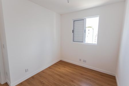 Apartamento à venda com 185m², 3 quartos e 3 vagas Apartamento à venda com 185m², 3 quartos e 3 vagasQuarto 3