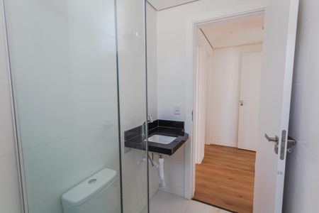 Apartamento à venda com 185m², 3 quartos e 3 vagas Apartamento à venda com 185m², 3 quartos e 3 vagasBanheiro Social