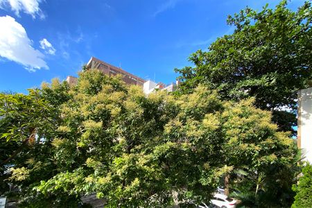 Apartamento para alugar com 85m², 3 quartos e 2 vagas Apartamento para alugar com 85m², 3 quartos e 2 vagasVista do Quarto 2