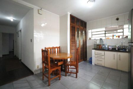 Casa à venda com 277m², 3 quartos e 2 vagasCozinha