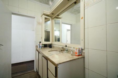 Casa à venda com 277m², 3 quartos e 2 vagasBanheiro