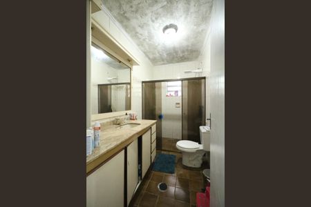 Casa à venda com 277m², 3 quartos e 2 vagasBanheiro