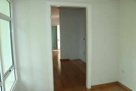 Casa de condomínio para alugar com 517m², 5 quartos e 4 vagasCorredor