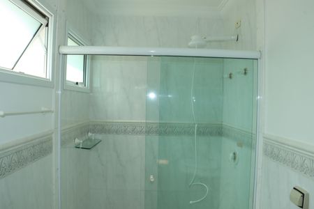 Casa de condomínio para alugar com 517m², 5 quartos e 4 vagasBanheiro da Suíte 2