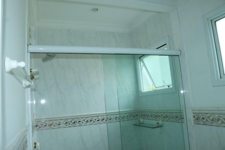 Casa de condomínio para alugar com 517m², 5 quartos e 4 vagasBanheiro social
