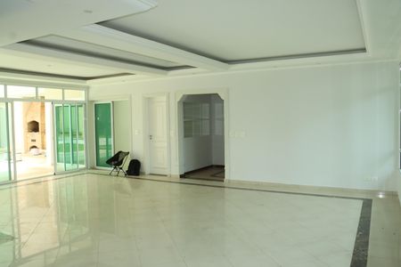 Casa de condomínio para alugar com 517m², 5 quartos e 4 vagasSala