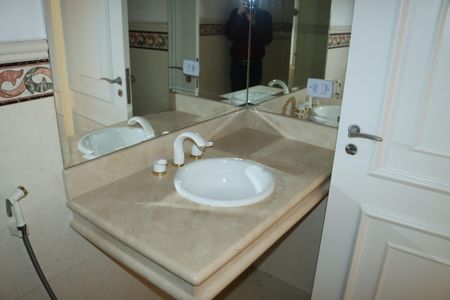 Casa de condomínio para alugar com 517m², 5 quartos e 4 vagasBanheiro da Suíte