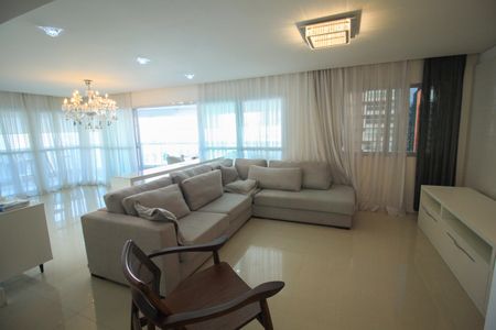 Apartamento para alugar com 188m², 4 quartos e 4 vagas