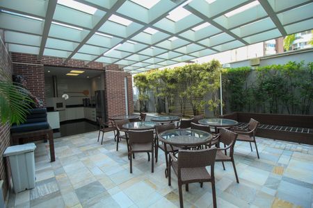 Apartamento para alugar com 188m², 4 quartos e 4 vagas