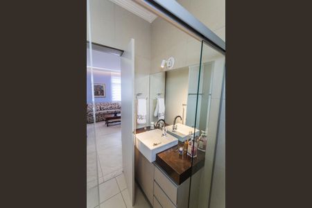 Apartamento à venda com 69m², 2 quartos e 1 vagaBanheiro Social