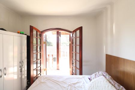 Casa à venda com 700m², 6 quartos e 6 vagas Casa à venda com 700m², 6 quartos e 6 vagasQuarto 1