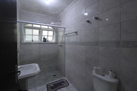 Casa à venda com 700m², 6 quartos e 6 vagas Casa à venda com 700m², 6 quartos e 6 vagasBanheiro Social