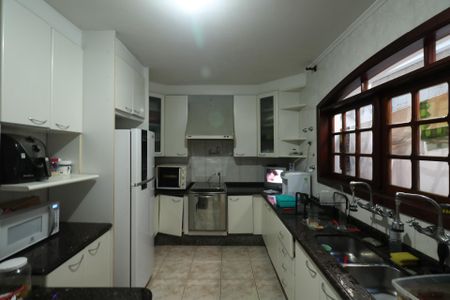 Casa à venda com 700m², 6 quartos e 6 vagas Casa à venda com 700m², 6 quartos e 6 vagasCozinha