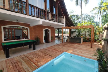 Casa à venda com 700m², 6 quartos e 6 vagas Casa à venda com 700m², 6 quartos e 6 vagasPiscina 1