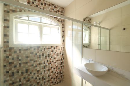 Casa à venda com 700m², 6 quartos e 6 vagas Casa à venda com 700m², 6 quartos e 6 vagasBanheiro da Suíte 1 - Área da Piscina