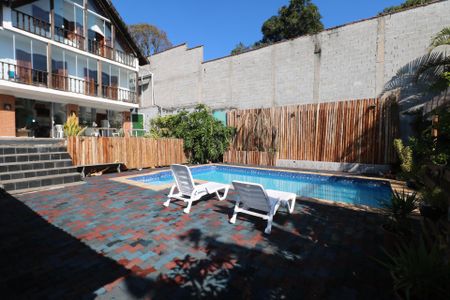 Casa à venda com 700m², 6 quartos e 6 vagas Casa à venda com 700m², 6 quartos e 6 vagasPiscina 2