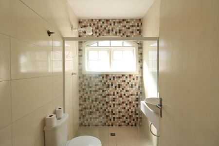 Casa à venda com 700m², 6 quartos e 6 vagas Casa à venda com 700m², 6 quartos e 6 vagasBanheiro da Suíte 1 - Área da Piscina