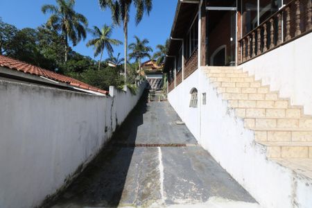 Casa à venda com 700m², 6 quartos e 6 vagas Casa à venda com 700m², 6 quartos e 6 vagasÁrea externa