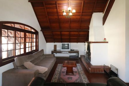 Casa à venda com 700m², 6 quartos e 6 vagas Casa à venda com 700m², 6 quartos e 6 vagasSala 2 - Piso Superior