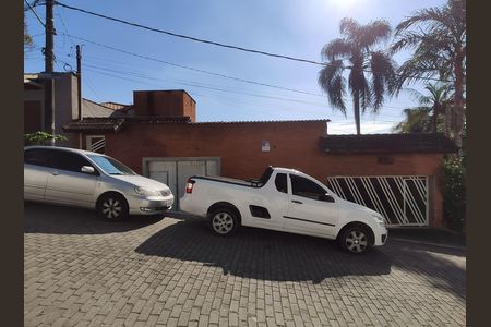 Fachada de casa à venda com 6 quartos, 700m² em Eldorado, Diadema