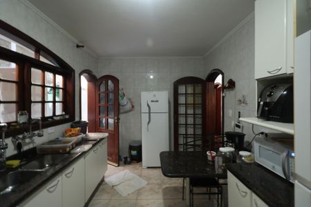 Casa à venda com 700m², 6 quartos e 6 vagas Casa à venda com 700m², 6 quartos e 6 vagasCozinha