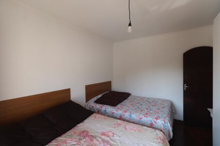 Casa à venda com 700m², 6 quartos e 6 vagas Casa à venda com 700m², 6 quartos e 6 vagasQuarto 2