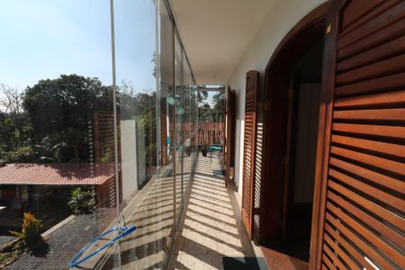 Casa à venda com 700m², 6 quartos e 6 vagas Casa à venda com 700m², 6 quartos e 6 vagasVaranda - Entrada Principal
