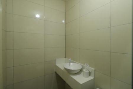 Casa à venda com 700m², 6 quartos e 6 vagas Casa à venda com 700m², 6 quartos e 6 vagasBanheiro da Suíte 2 - Área da Piscina