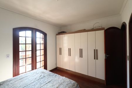 Casa à venda com 700m², 6 quartos e 6 vagas Casa à venda com 700m², 6 quartos e 6 vagasSuíte 1