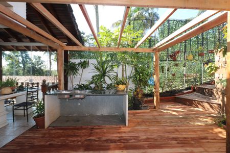 Casa à venda com 700m², 6 quartos e 6 vagas Casa à venda com 700m², 6 quartos e 6 vagasPiscina 1