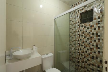 Casa à venda com 700m², 6 quartos e 6 vagas Casa à venda com 700m², 6 quartos e 6 vagasBanheiro da Suíte 2 - Área da Piscina