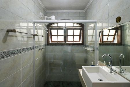 Casa à venda com 700m², 6 quartos e 6 vagas Casa à venda com 700m², 6 quartos e 6 vagasBanheiro da Suíte 1