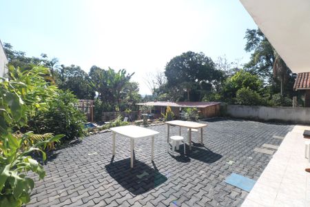 Casa à venda com 700m², 6 quartos e 6 vagas Casa à venda com 700m², 6 quartos e 6 vagasÁrea externa