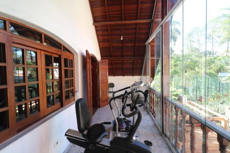 Casa à venda com 700m², 6 quartos e 6 vagas Casa à venda com 700m², 6 quartos e 6 vagasVaranda - Piso Superior