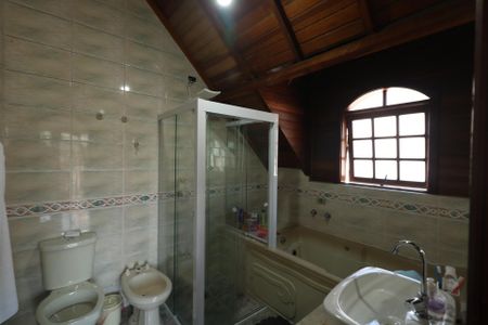 Casa à venda com 700m², 6 quartos e 6 vagas Casa à venda com 700m², 6 quartos e 6 vagasBanheiro da Suíte - Piso Superior